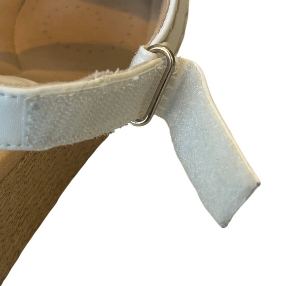 CLARKS ULTIMATE COMFORT WEDGE KYARRA ROSE SLINGBACK SANDALS, White, Size 10.5 - Picture 6 of 7